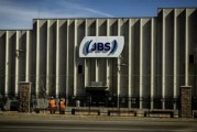 在线占卜陷入丑闻的巴西肉类巨头JBS在美上市 首日开盘报13.65美元
