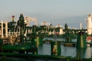 在线占卜国际油价周二收高 地缘政治担忧与美元走弱双重支撑